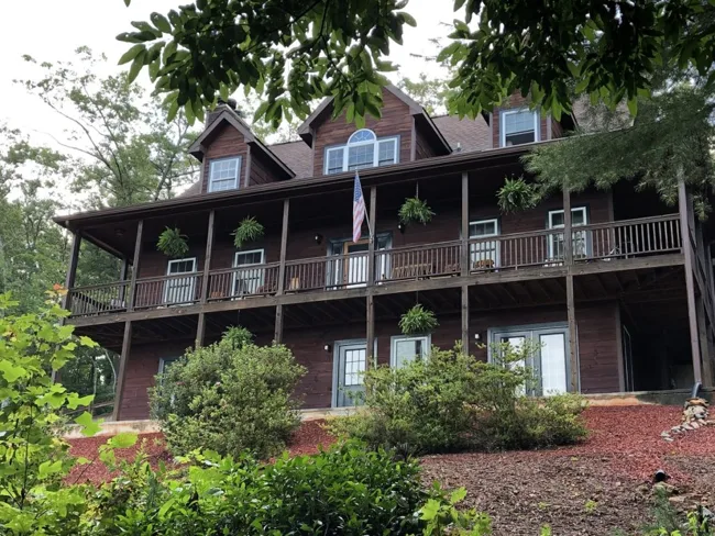 Long Mountain Lodge exterior