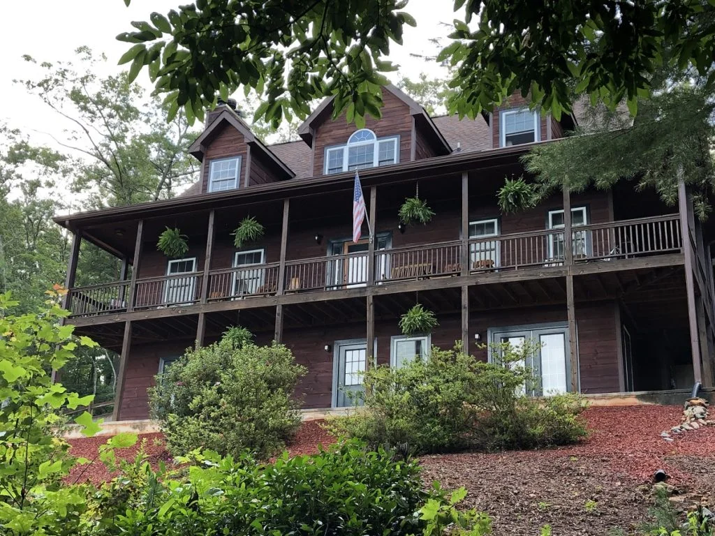Long Mountain Lodge exterior