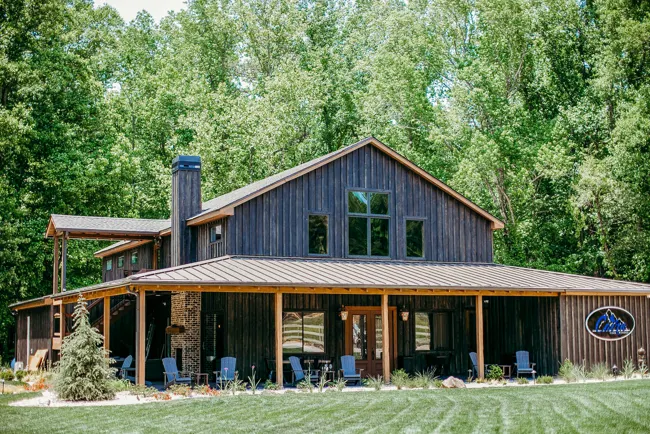 Cairn View tasting room surrounded by trees